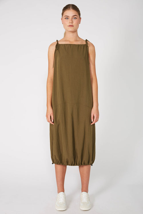 ash pinnie dress / khaki