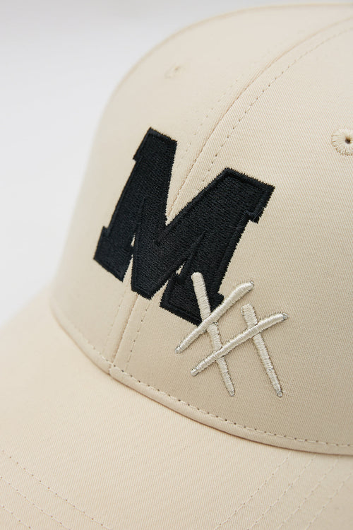 initial cap / ecru|black