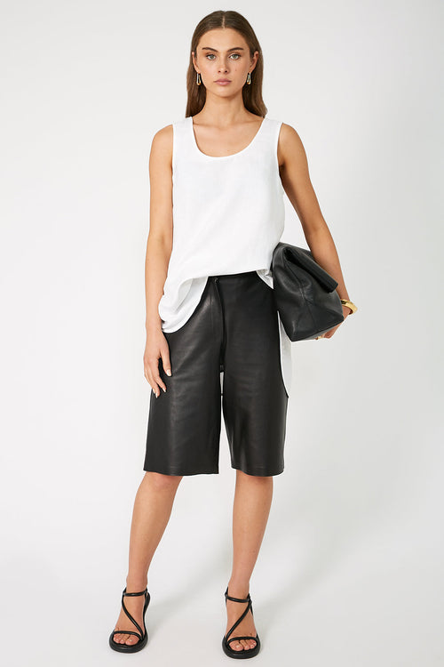 saviour tank / white
