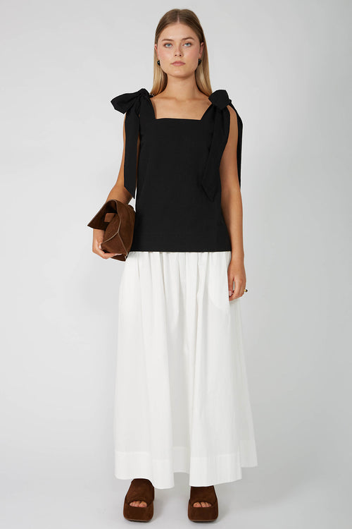 cohesive skirt / warm white