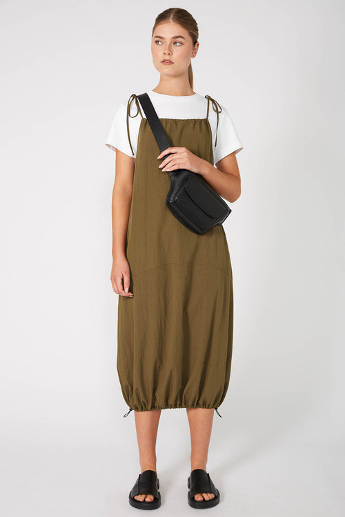 ash pinnie dress / khaki