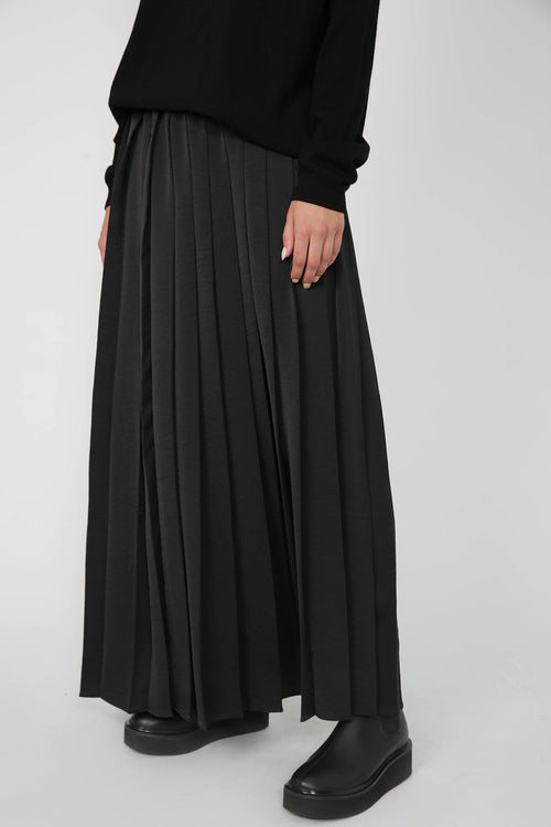 pleating skirt / black