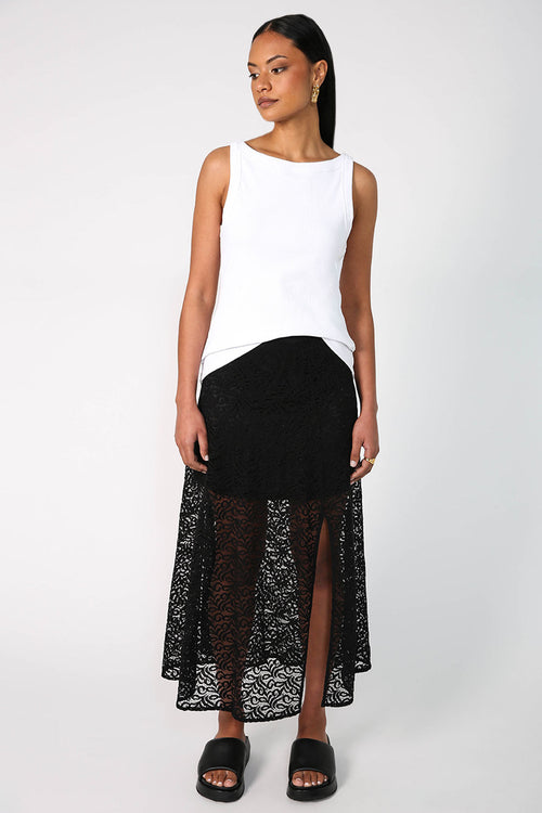 enchanted skirt / black lace