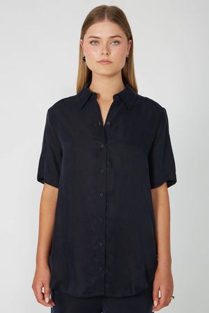 vastness shirt / dark navy