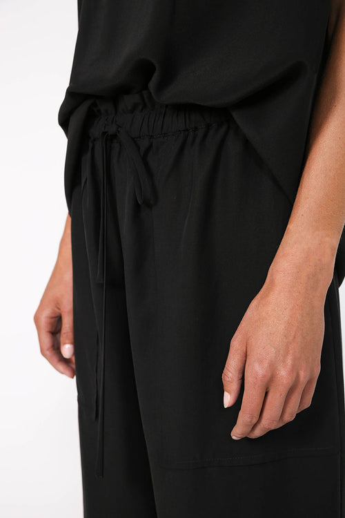 retreat pant / black