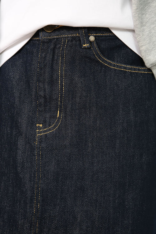 line denim skirt / indigo blue denim