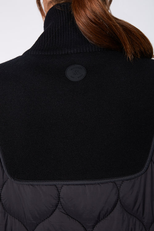 united vest / black
