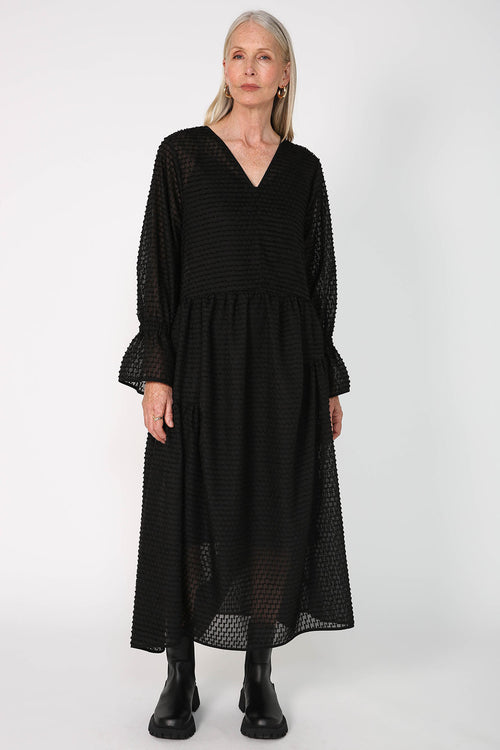 attune midi dress / black