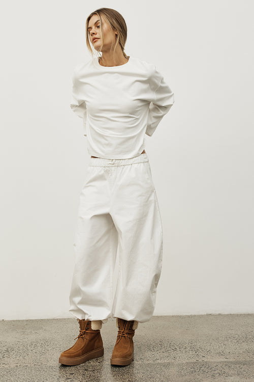 urban top / white