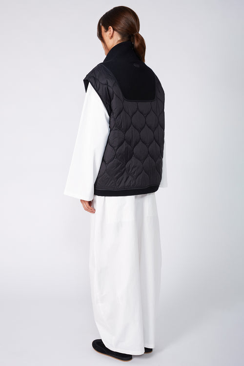 united vest / black