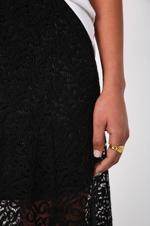 enchanted skirt / black lace