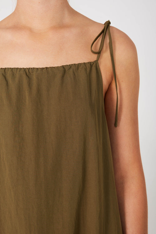 ash pinnie dress / khaki