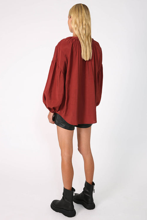 dulcet top / brick red