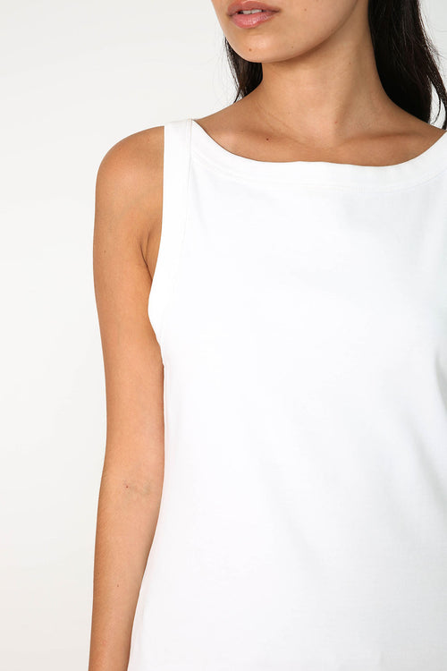kicking tank / white