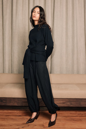 tie sweater / black