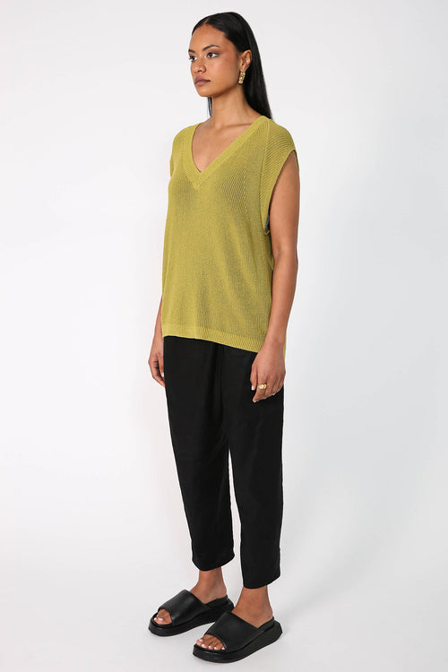 lineate vest / pistachio green