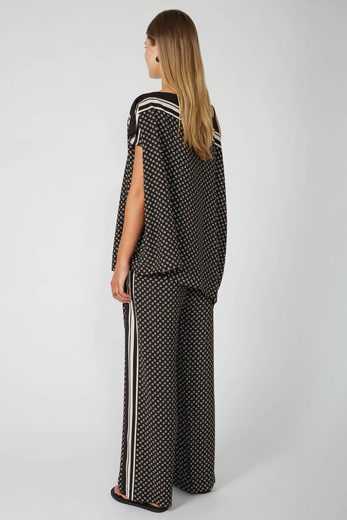 ethereal cape top / black border print