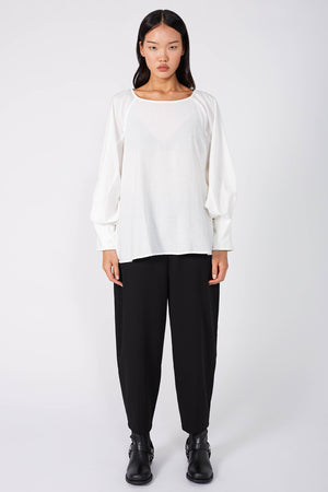 raven top / white