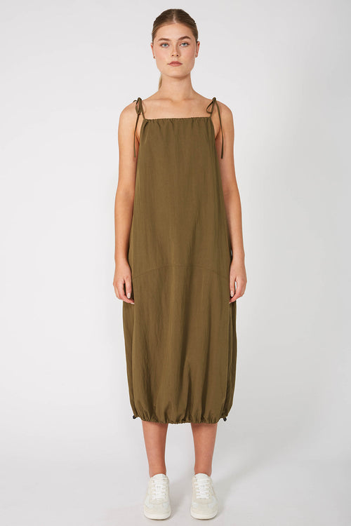 ash pinnie dress / khaki