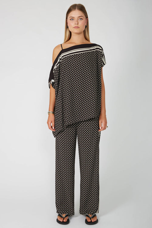 ethereal cape top / black border print