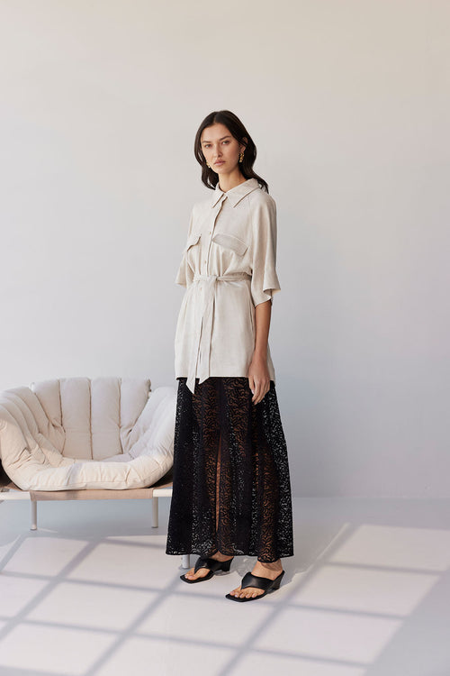onward short sleeve shacket / natural marle