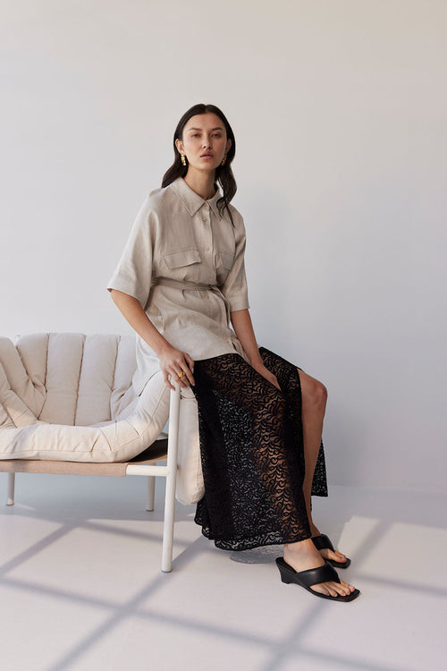 enchanted skirt / black lace