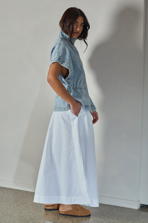 reached skirt / white