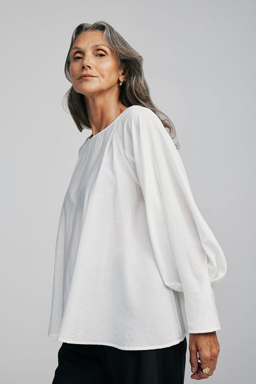 raven top / white