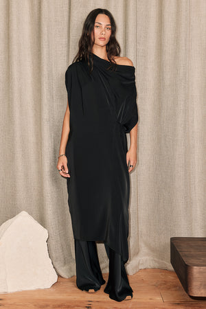 funnelled cape dress / black
