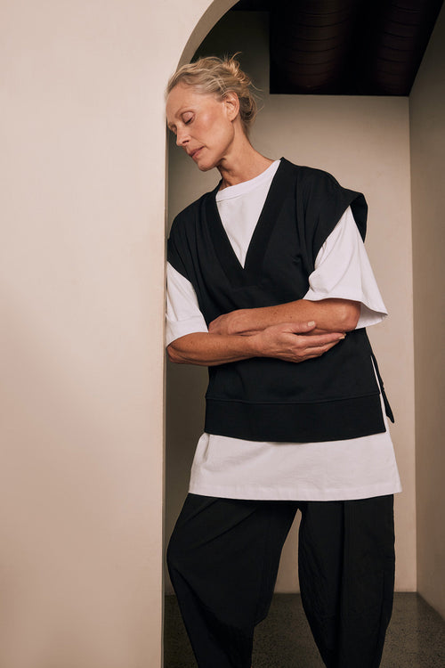 lesson sweat vest / black