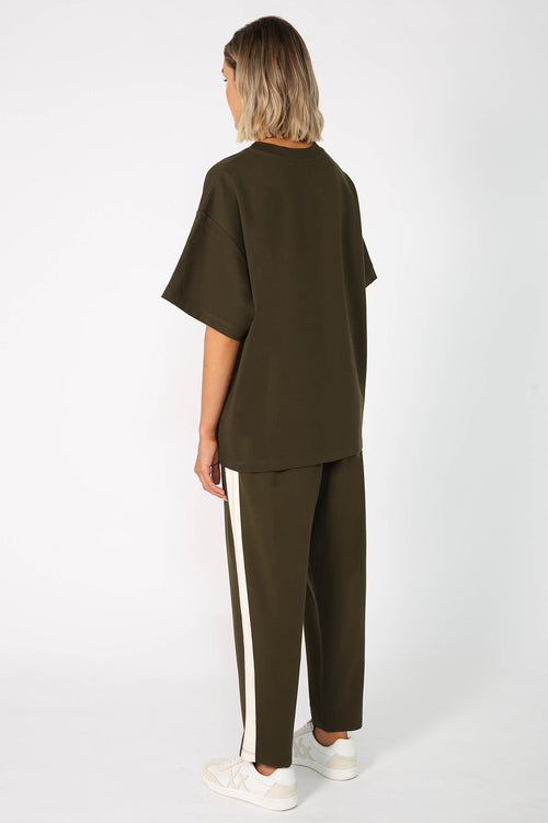 front runner kiss tee / khaki