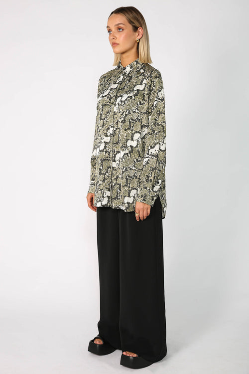 roam shirt / pixelated snake green