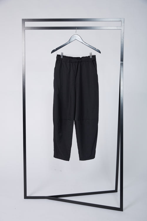 ahead pant / black
