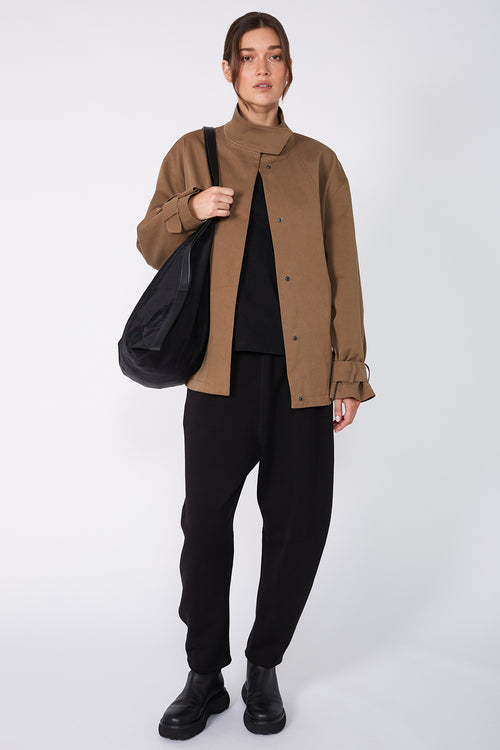 alloy track pant / black