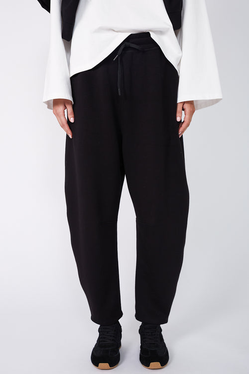 alloy track pant / black