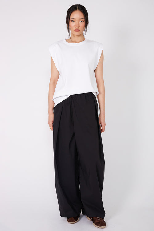 apply tank / white