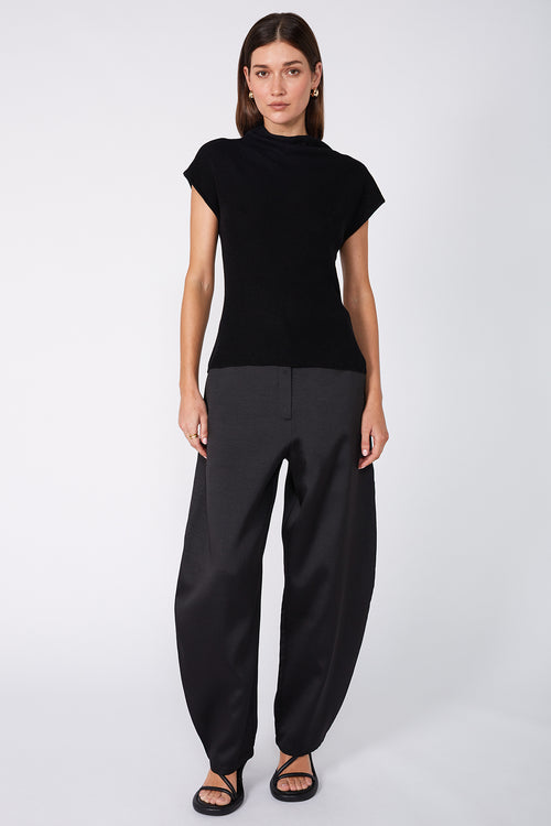 avoid vest sweater / black