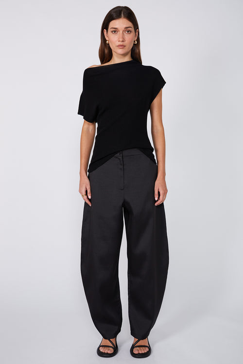 avoid vest sweater / black