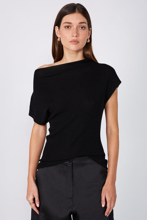 avoid vest sweater / black