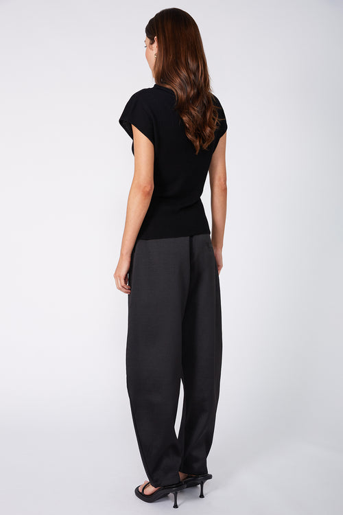 avoid vest sweater / black