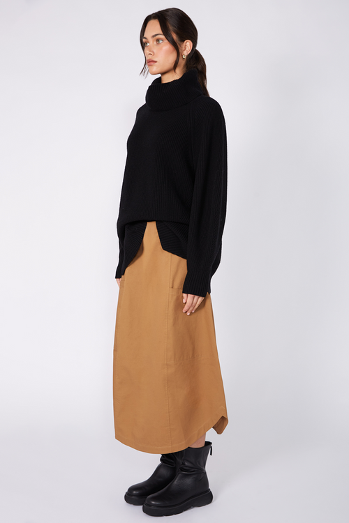 case skirt / dark camel