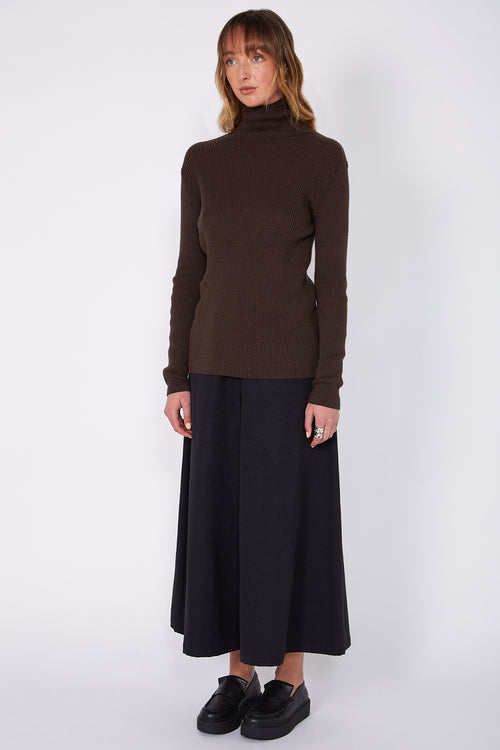 composed sweater / chocolate marle