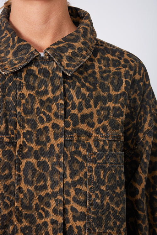 conceal cropped shacket / camel black animal print