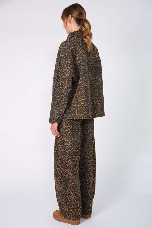 conceal cropped shacket / camel black animal print
