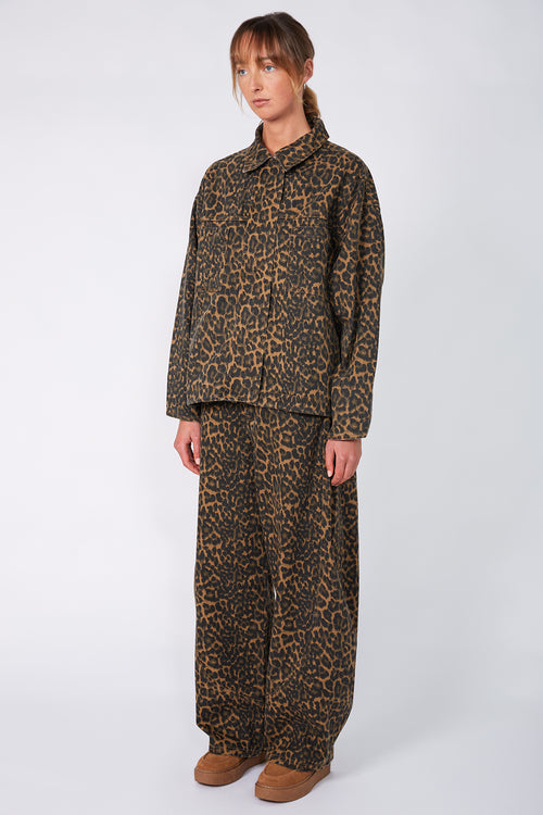 conceal cropped shacket / camel black animal print