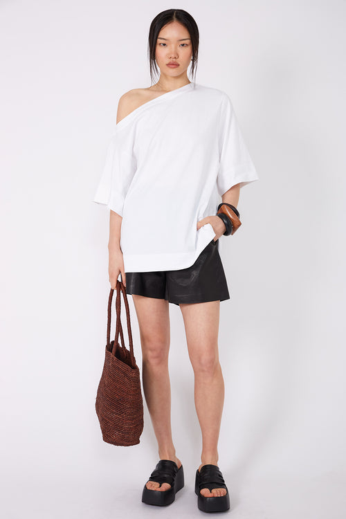 direction tee / white