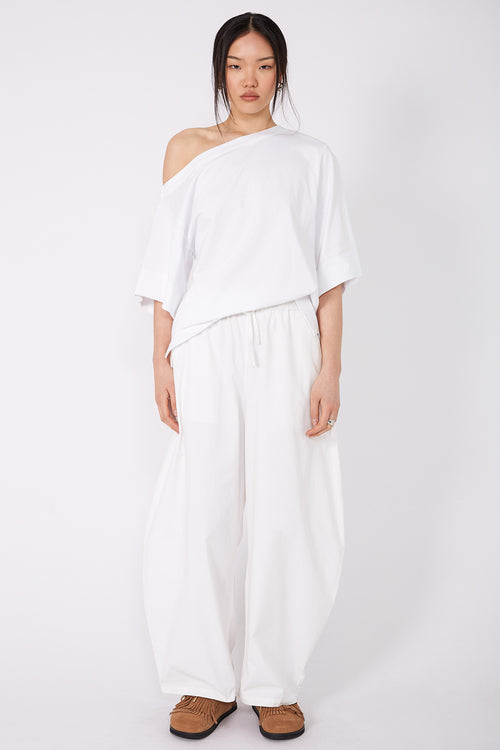 direction tee / white