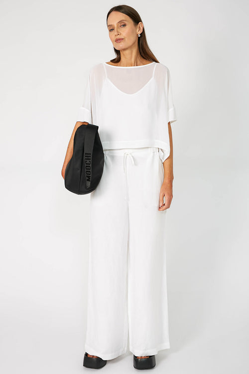 followed crop / white