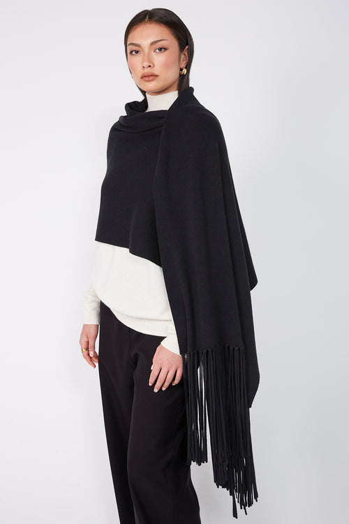 fringe cape / black
