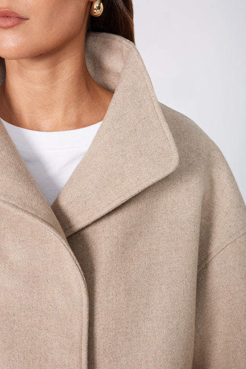 funnel crop coat / sand mist marle